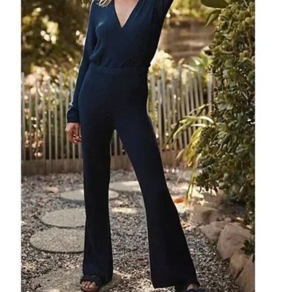 FP BEACH Black Sapphire Navy Lindsay Sweater Knit Jumpsuit OB1369026 size medium - Picture 1 of 11
